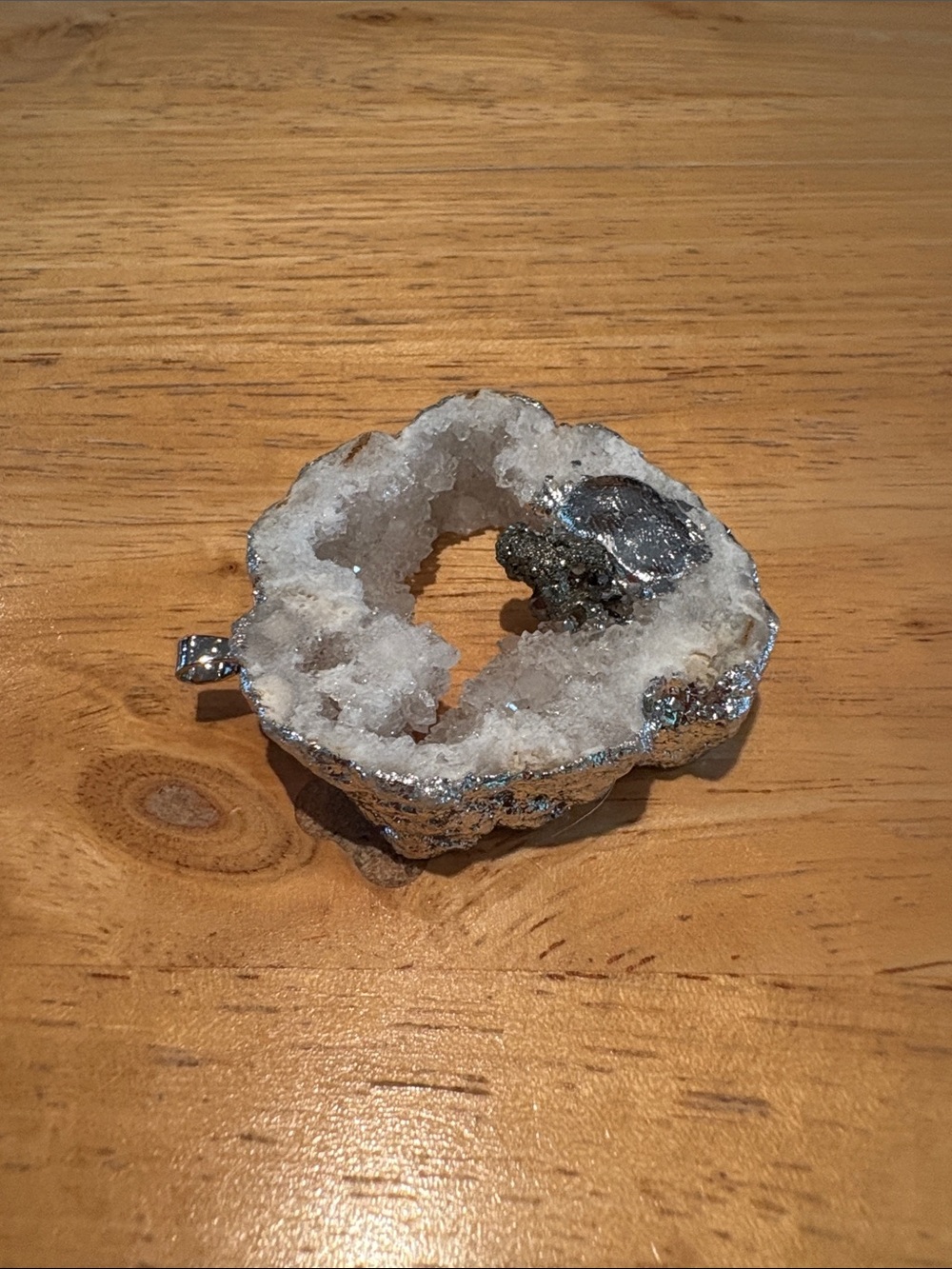 Natural White Crystal Geode Accent pendant.